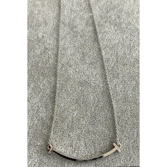 Jewelry - Minimalist Silver Tone Curved Bar Necklace With Cross Accents & Lobster Clasp